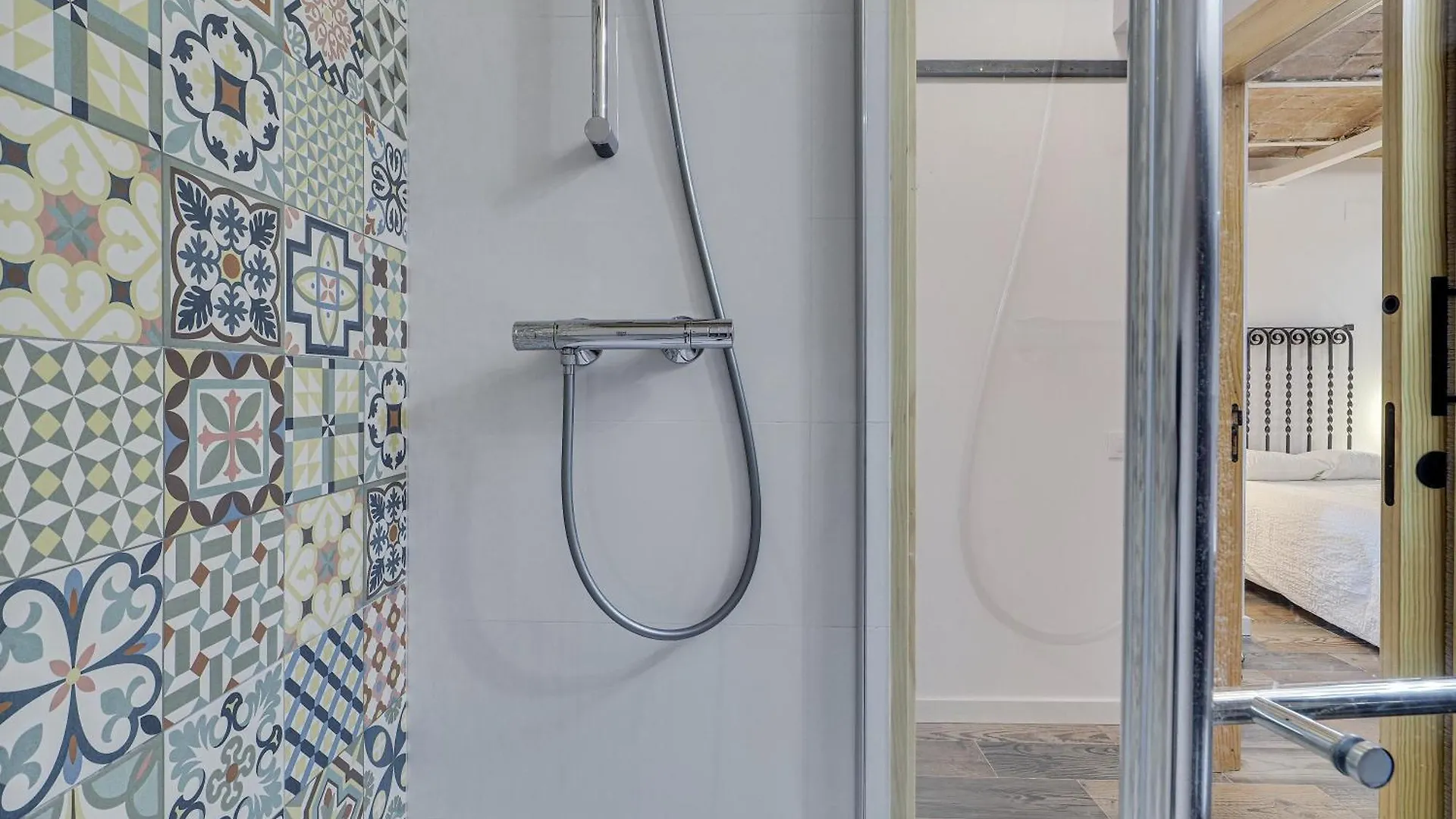 Concordia - Beautiful Flat, Spacious, Central 4 Rooms , 2 Bath Barcelone