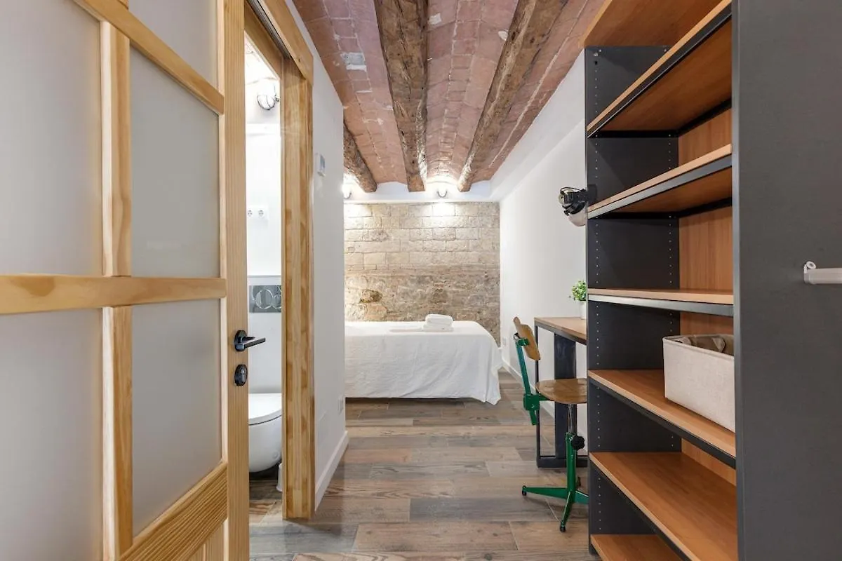 Concordia - Beautiful Flat, Spacious, Central 4 Rooms , 2 Bath Barcelone