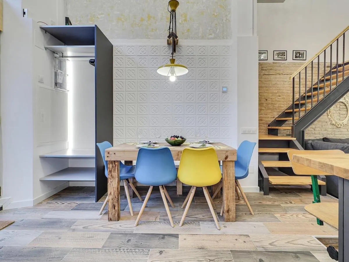 Concordia - Beautiful Flat, Spacious, Central 4 Rooms , 2 Bath Barcelone