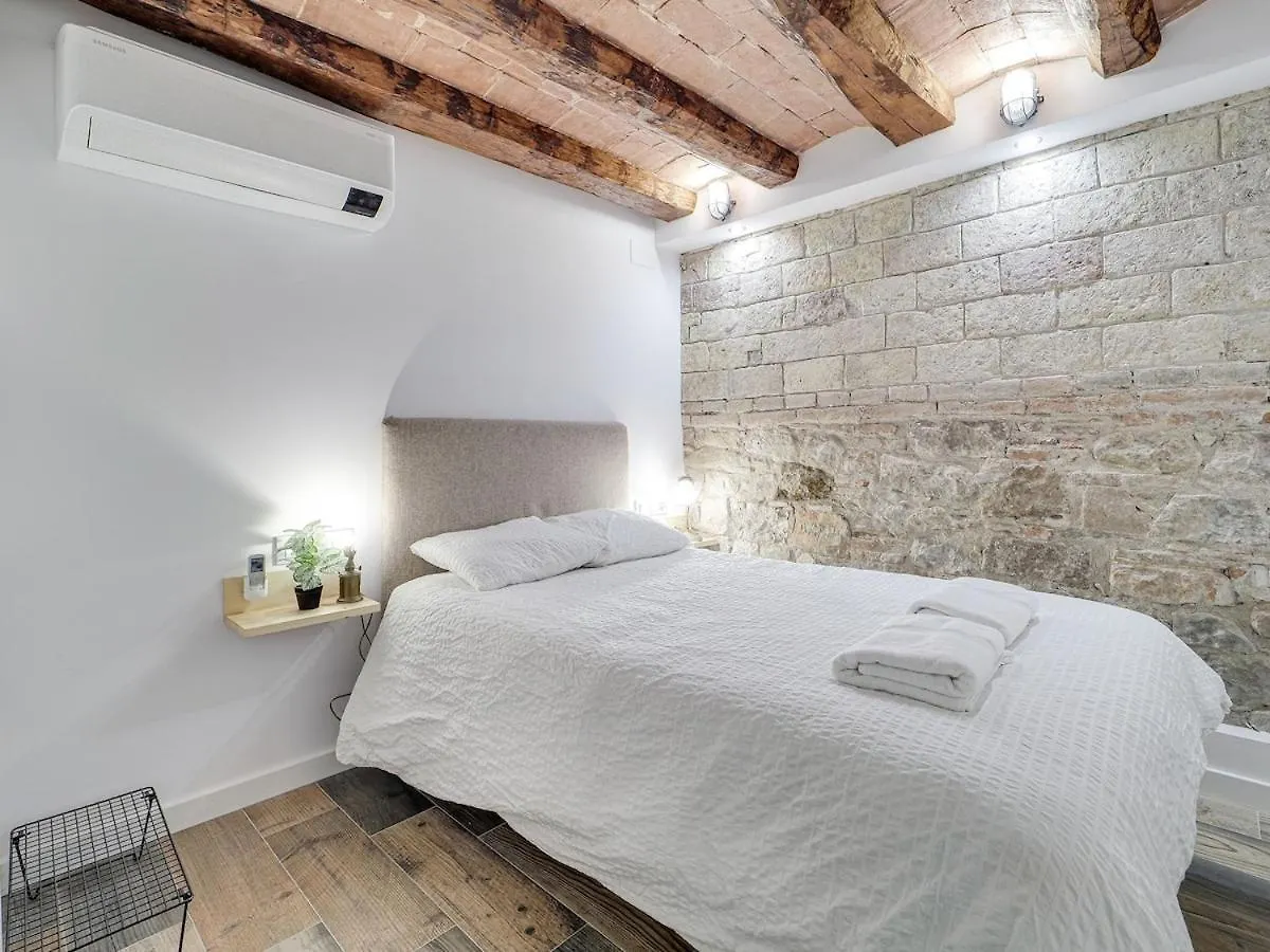 Concordia - Beautiful Flat, Spacious, Central 4 Rooms , 2 Bath Barcelona