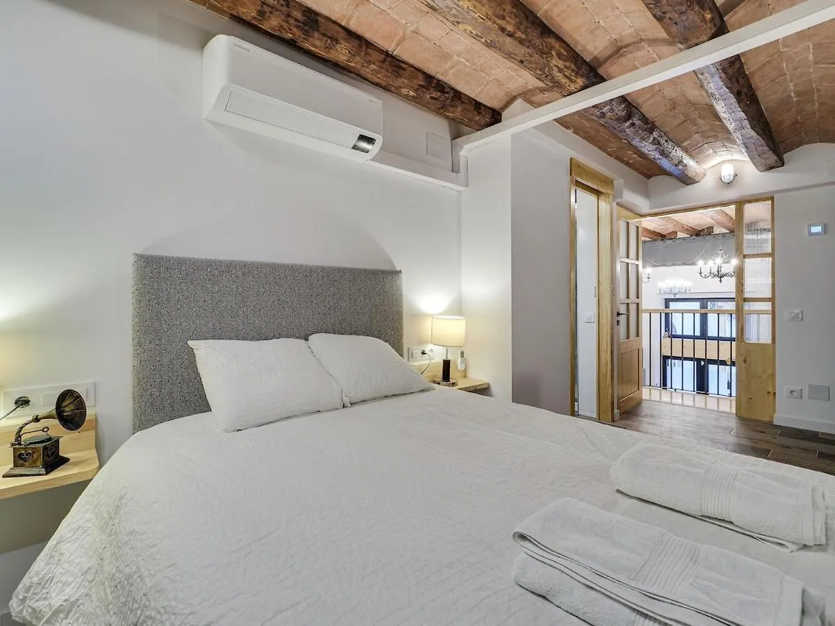 Concordia - Beautiful Flat, Spacious, Central 4 Rooms , 2 Bath Barcelona Appartement